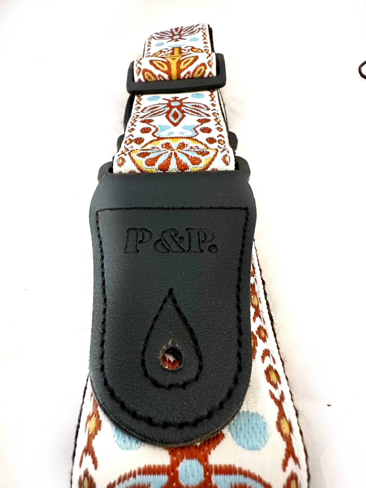 Strap: Retro White Jacquard Guitar Strap